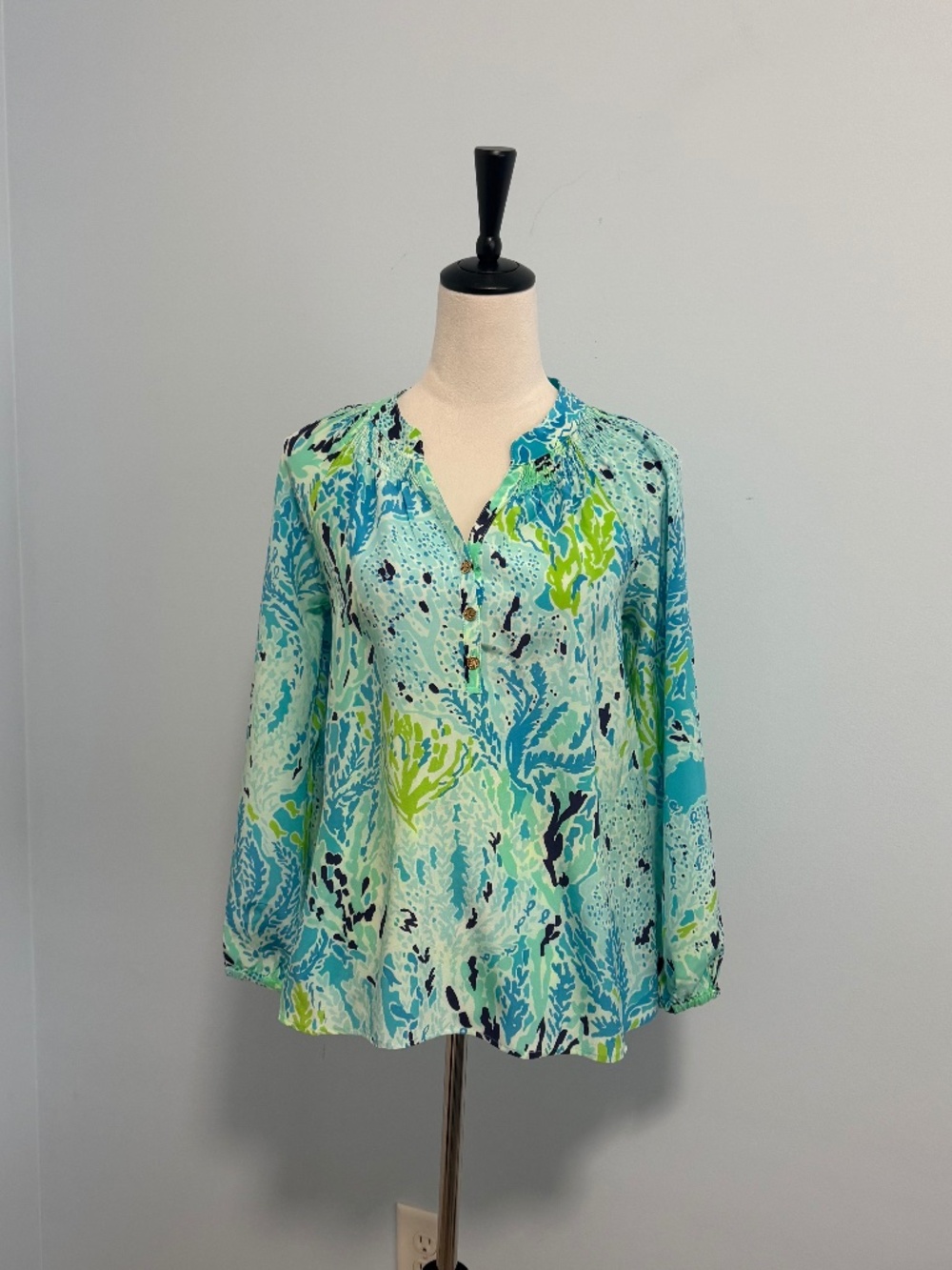 Lilly Pulitzer Elsa 100% Silk Top size XS